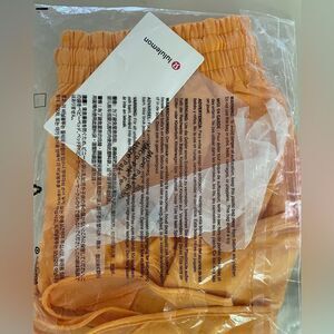 Lululemon Hotty Hot High-Rise Short 2.5"  SIZE 8 mango dream orange  nwt perfect